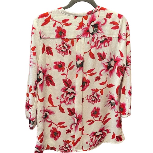 C & E woman’s white and pink floral blouse, size medium - Picture 2 of 7